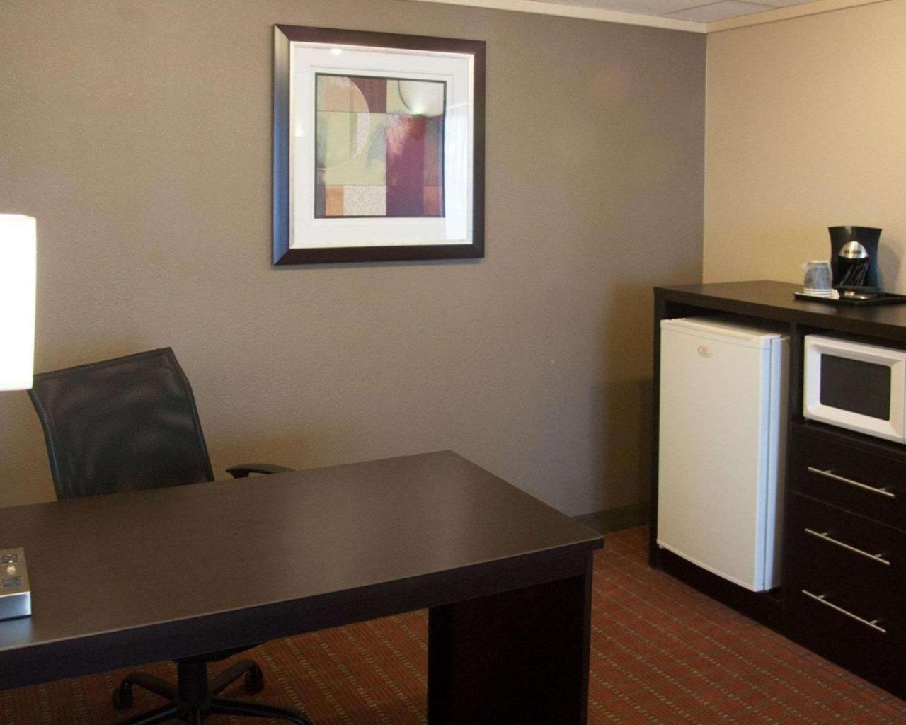 Quality Inn Phoenix Airport Exterior photo